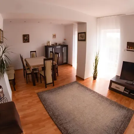 Apartament Dom W Chomranicach- Jacuzzi, Grillowy